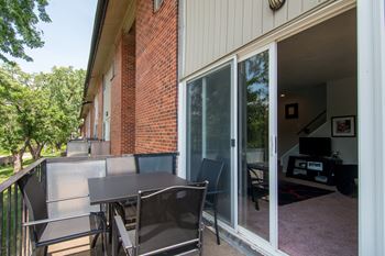 Oversized patio & balconies